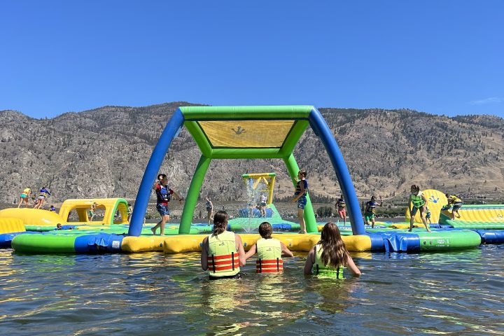 a small boat in a body of water